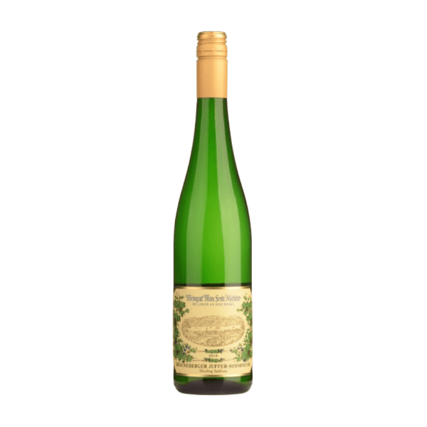 Max Richter Braune Juffer-Sonnenuhr Spatlese 2023 bottle with gold cap on a white background